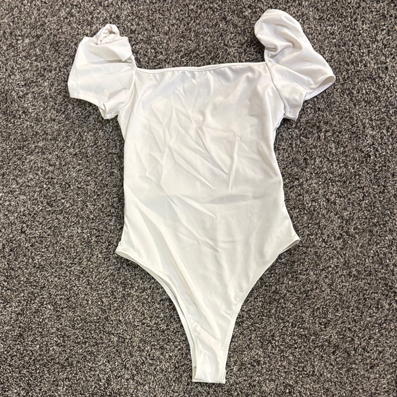 SHEIN White Sweetheart Neck Bodysuit Size XS NWOT - Picture 6 of 6